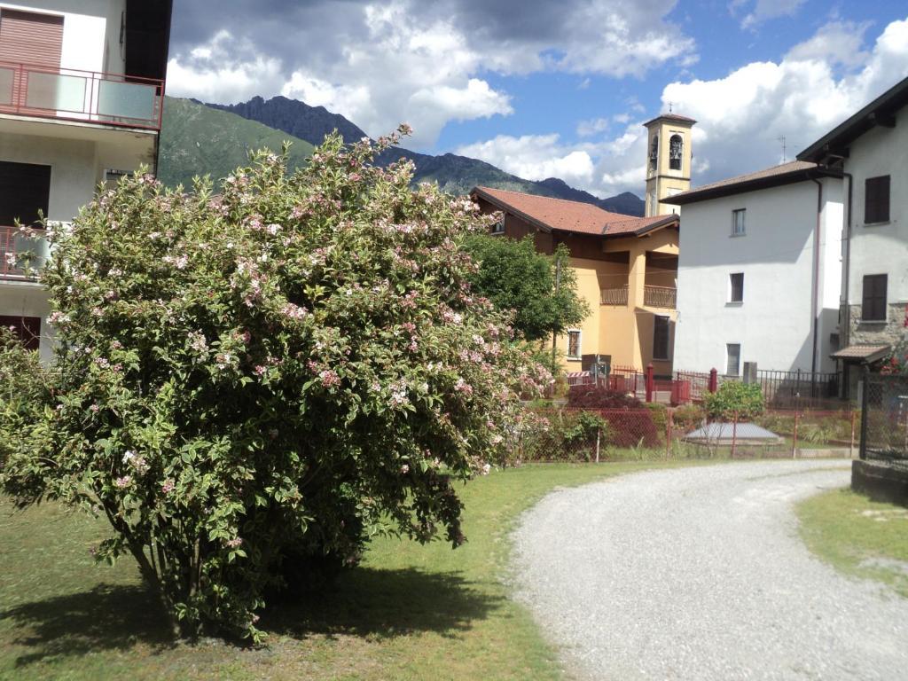 Albergo Del Cacciatore Cremeno エクステリア 写真